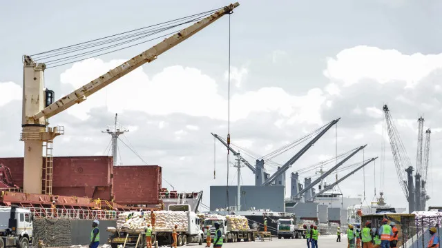 
                    Porto de Maputo prevê ultrapassar 17 milhões de toneladas movimentadas
                