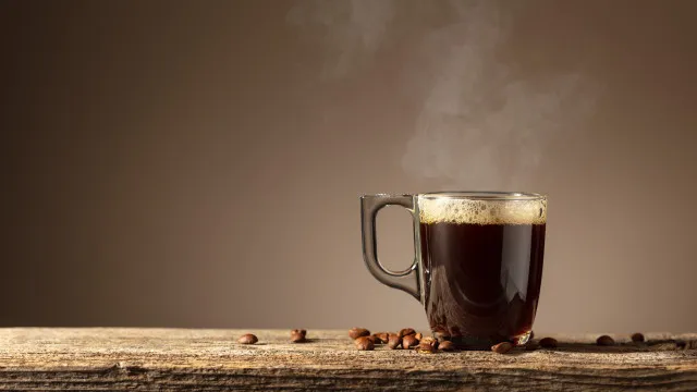 
                    É perigoso ou não? O que acontece ao corpo quando bebe café a mais
                