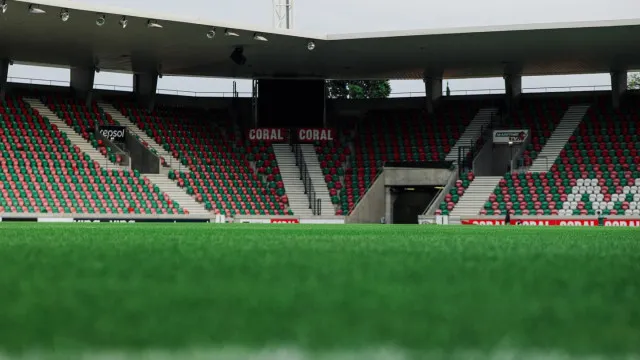 
                    Marítimo-Benfica: Águia quer voar no Funchal e travar ambição da subida
                