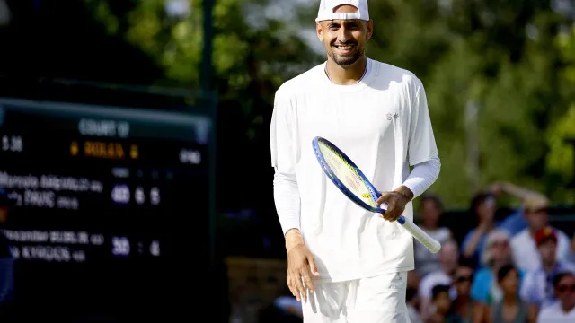 
                    Tenista australiano Nick Kyrgios suspenso por um mês por uso de cocaína
                