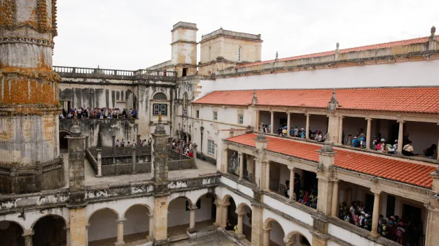 
                    Convento de Cristo prevê reabrir claustros ao público ainda este mês
                