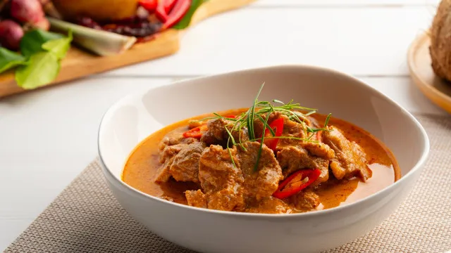 
                    Afinal, o caril vermelho não é o mais picante. Eis a receita tailandesa
                