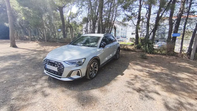 
                    Conduzimos o Audi A3 mais 