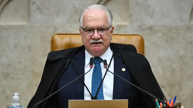 
                    Presidente do STF promete resposta à crise sem precedentes na Justiça
                