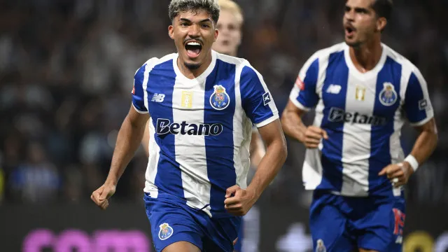 
                    De remontada sabe melhor. FC Porto vira Moreirense e é ainda mais líder
                