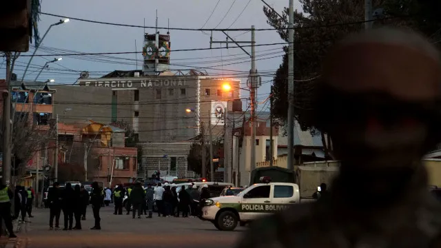 
                    Bolívia: Explosão em quartel faz pelo menos 2 mortos. Há 7 desaparecidos
                