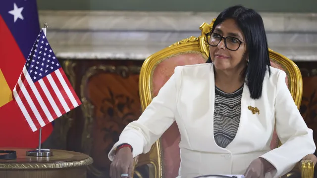 
                    Sistema elétrico da Venezuela sabotado? Delcy Rodríguez alega que sim
                