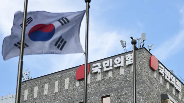
                    Cinco anos de prisão para sul-coreano por espionagem a favor de Pyongyang
                