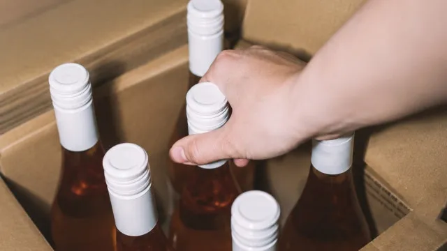 
                    ASAE apreende 20 mil litros de vinho em Gouveia por rotulagem indevida
                