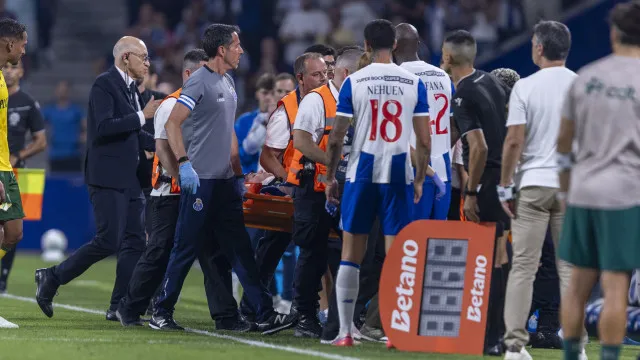 
                    FC Porto começa a preparar Casa Pia com novidades sobre Froholdt
                