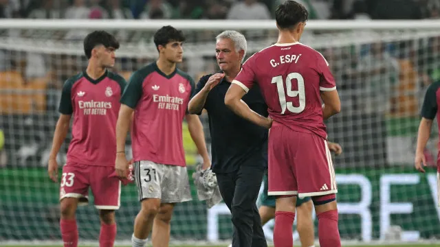 
                    Betis não deixa Mourinho sem resposta: 