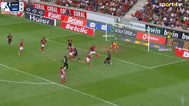 
                    Médio goleador de serviço. Foi assim que Barreiro abriu ativo do Benfica
                