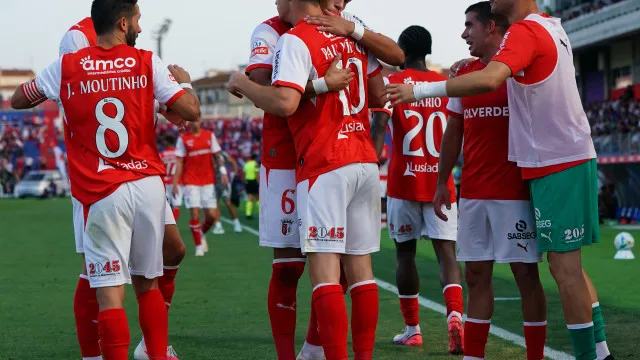 
                    Pau Víctor carrega Braga às costas e bate Alverca com bis no Ribatejo
                