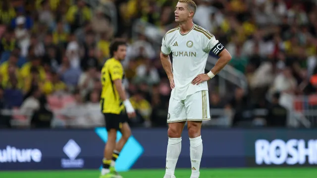 
                    Al Ittihad abate Ronaldo, Félix e Samu Costa na estreia de Richard Ríos
                
