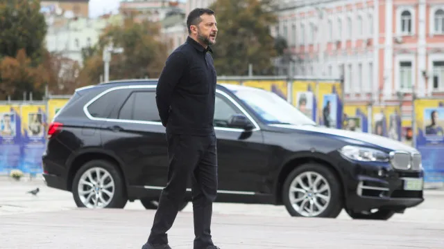 
                    Zelensky diz que solução para questão territorial exige encontro com Putin
                