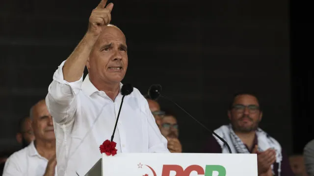 Se PS viabilizar OE "confirma cumplicidade com política de Direita"