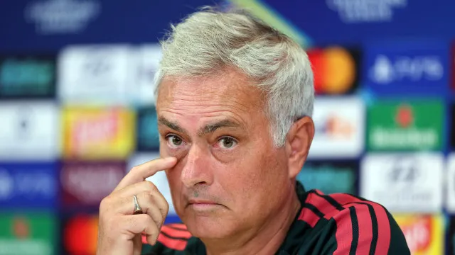 
                    Mourinho explica saída do Benfica: 