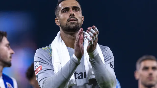 
                    Diogo Costa não desarma: 