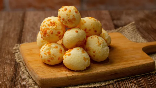 
                    Receita de pão de queijo no liquidificador muito fácil de fazer
                