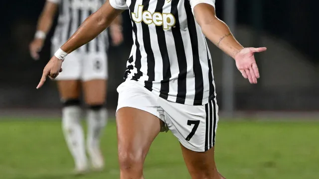 
                    Ana Capeta falha playoff do Mundial2027 e tem época em risco na Juventus
                