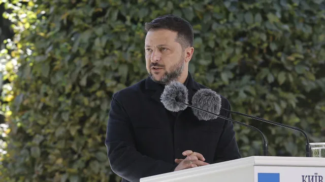 
                    Zelensky admite dificuldades na interceção de mísseis balísticos russos
                