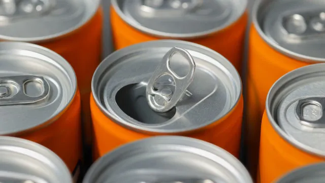 
                    O que acontece ao fígado quando bebe refrigerantes todos os dias
                