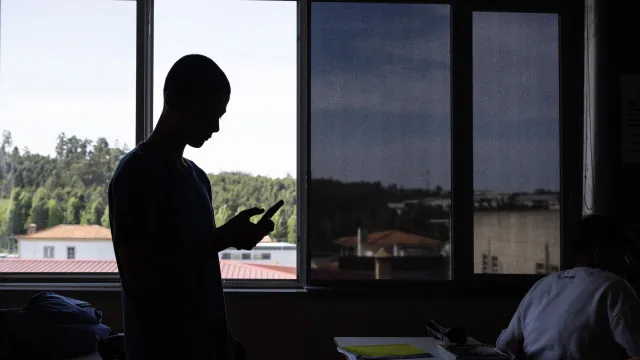 IA é cada vez mais usada para estudar. No Brasil também