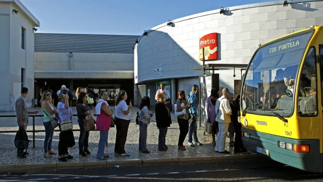 
                    Passageiros sobem em todos os modos de transporte exceto no metro
                
