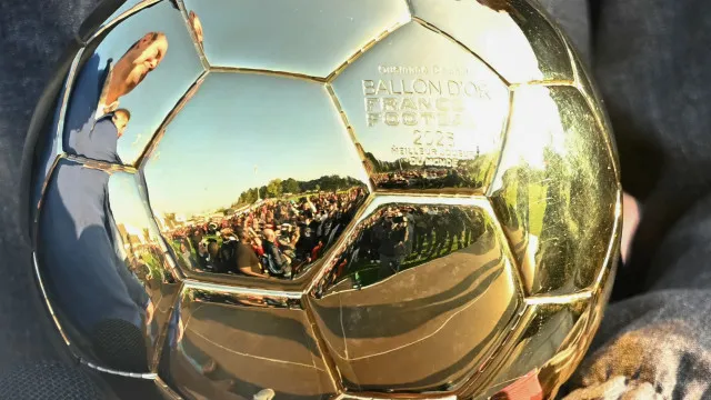 
                    Quatro portugueses sonham 'imitar' Eusébio, Figo e CR7 na Bola de Ouro
                
