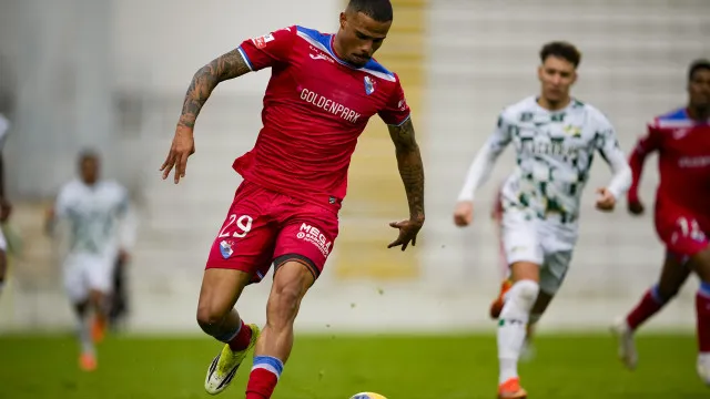 
                    Oficial: Gil Vicente empresta Carlos Eduardo ao Sabah
                