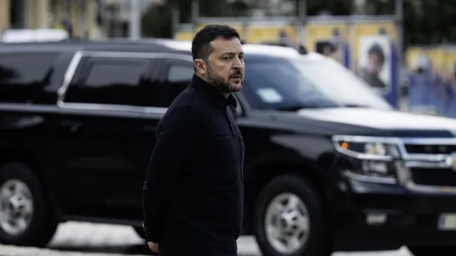 
                    Zelensky chega à Noruega e procura reforçar defesa antiaérea da Ucrânia
                