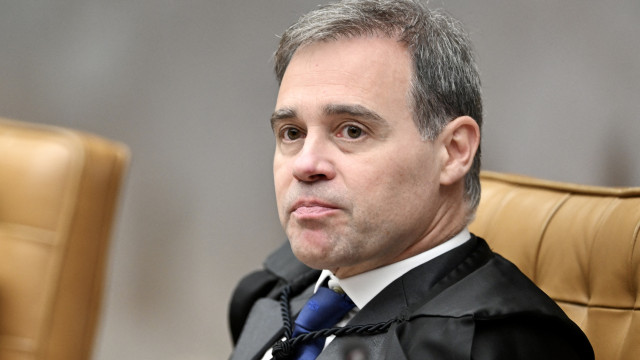 TSE tem maioria para derrubar notícias falsas sobre Nossa Senhora e Flávio Bolsonaro