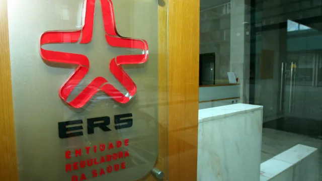 
                    Regulador da saúde aplica quase 500.000€ de coimas nos primeiros 6 meses
                