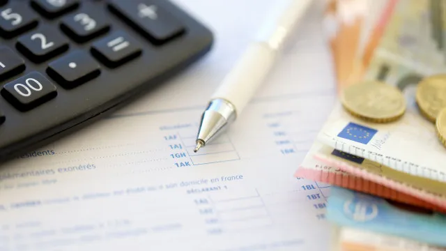 
                    Salário de novembro será mais recheado com alívio do IRS: Para quem?
                