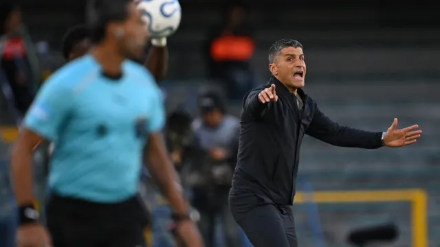 
                    Vasco, de Pedro Emanuel, empata nos quartos da Taça sul-americana
                