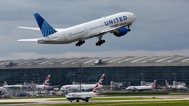 
                    Caos aéreo no Reino Unido: Mais de 2.000 voos cancelados em dois dias
                