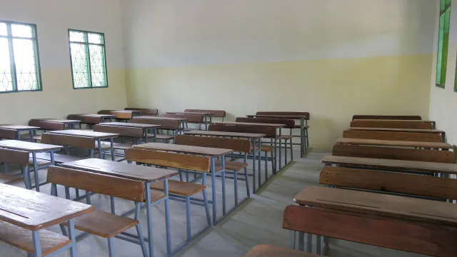 
                    Professores angolanos e Governo em 