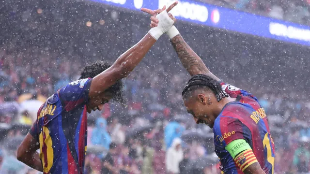 
                    Champions ao rubro. Barcelona deixa Sporting em sentido em dia histórico
                