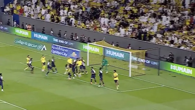 
                    E vão 979 golos. Cristiano Ronaldo foi ao '5.º andar' adiantar o Al Nassr
                