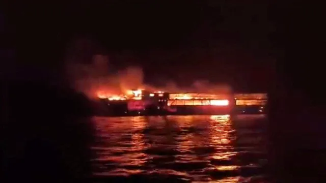 
                    Incêndio em ferry nas Filipinas faz 5 mortos e dezenas de desaparecidos
                