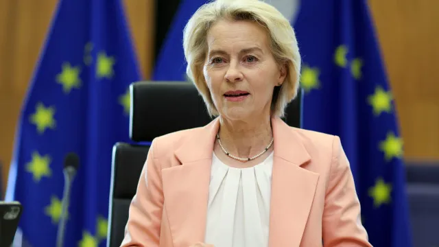 Von der Leyen apresenta 4.ª feira proposta para proteger crianças nas redes sociais