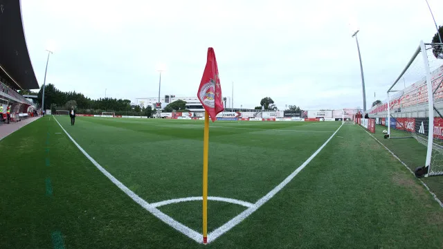 
                    Benfica segue imparável nos juvenis, bate Sporting e 'dispara' no topo
                
