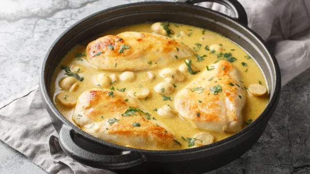 
                    Peitos de frango sem graça? Faça estes com molho de limão e mostarda
                