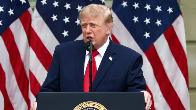 
                    Trump diz que guerra com o Irão 