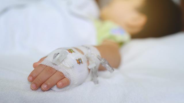 Coração artificial podia ter salvado menino que morreu com órgão queimado