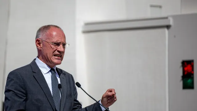 
                    Crimes ligados à extrema-direita aumentam 10% até junho na Áustria
                