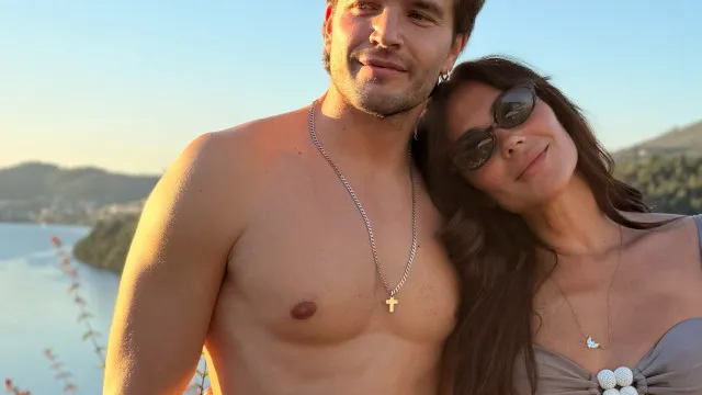 
                    Sofia Ribeiro: Fim de semana romântico e em família em local de sonho
                