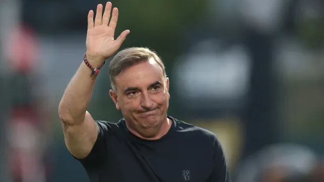 
                    O desafio de Carvalhal aos jogadores do Famalicão para jogo ante Sporting
                