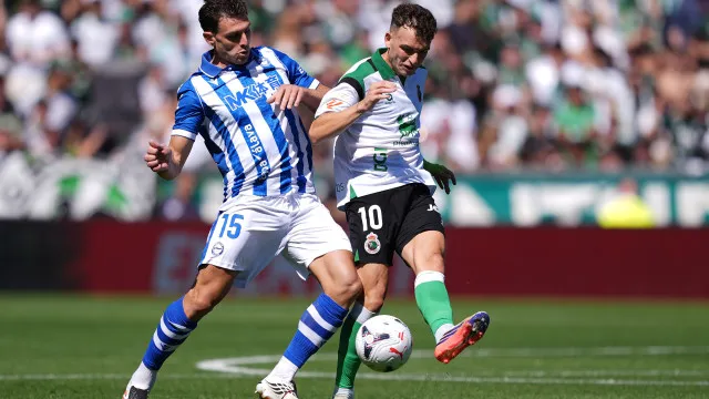 
                    Racing bate Alavés e Barcelona respira mais tranquilo no trono em Espanha
                
