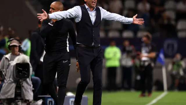
                    Paris FC e Lyon anulam-se e desperdiçam deslize do AS Monaco
                
